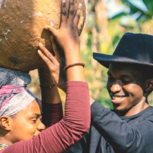 Umogore Si Umuntu (Poetry)