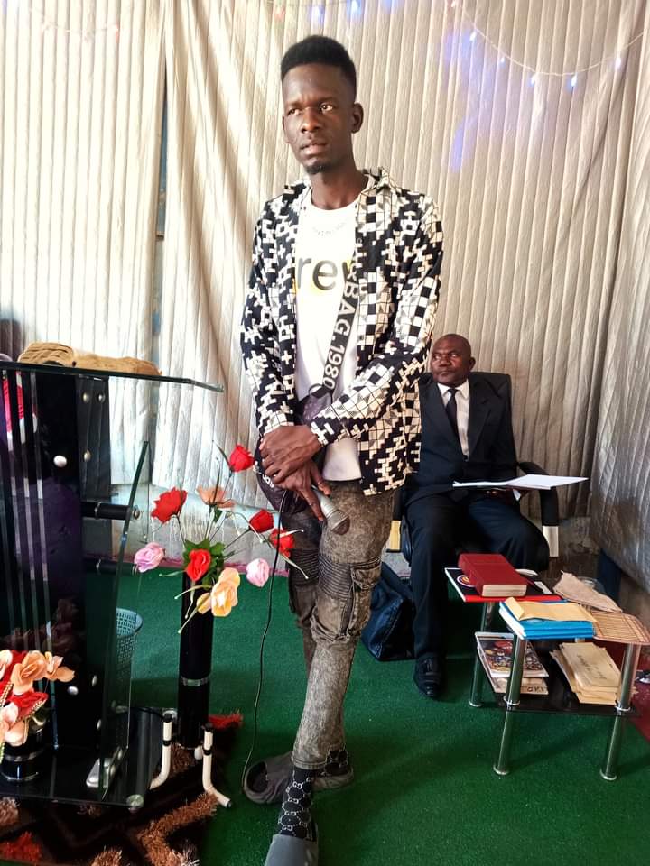 Tamwaka ndekeleshe
