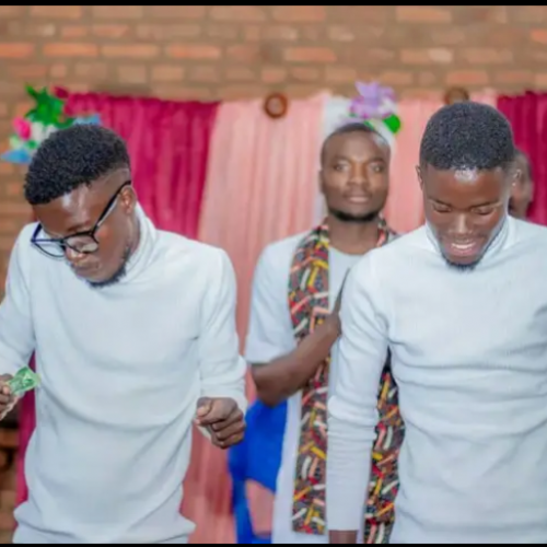 Ona Ma Twins