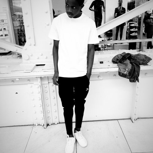 Sindizakusiya (Ft young teezy