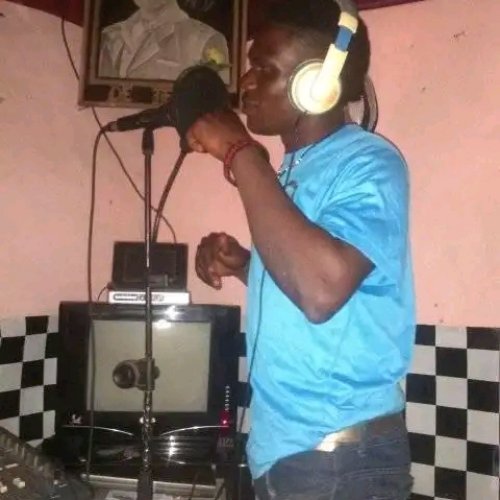 Genius x Rolling Diceing--- Sarauniya - mix