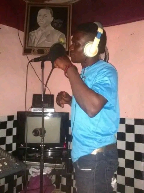 Genius x Rolling Diceing--- Sarauniya - mix