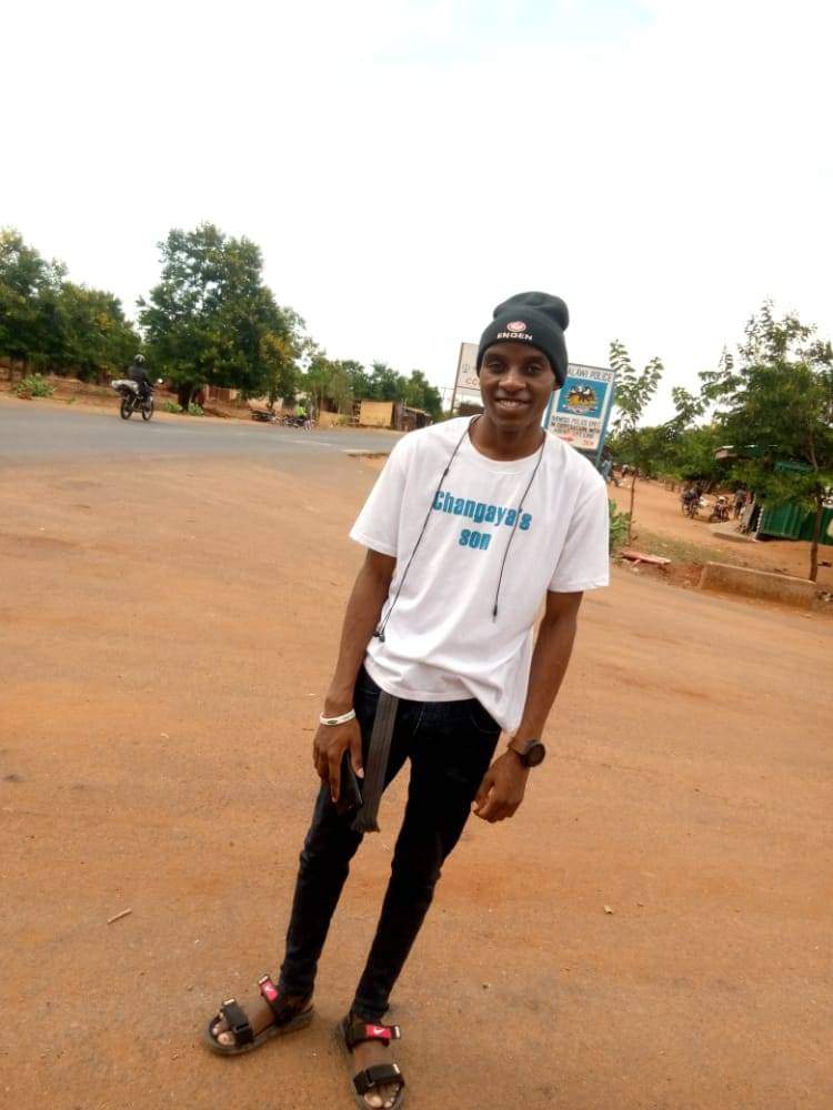 Usamale mtima (Ft gracious)