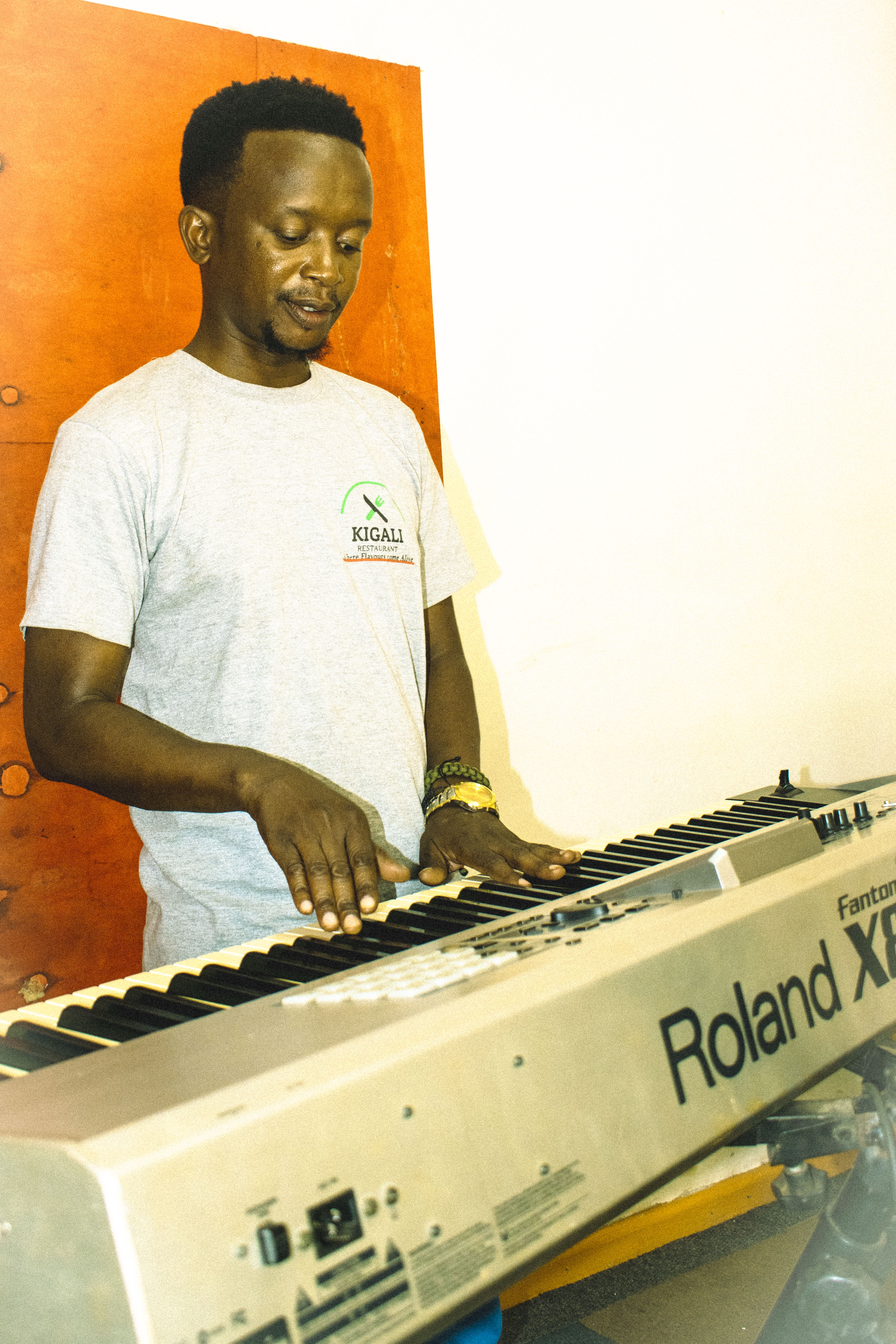 Unamva Ndani (Big Brainz)