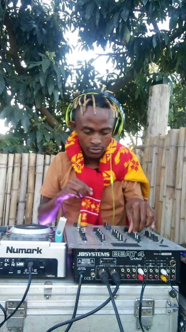 Tsatsa (Ft Sania M & LasJ