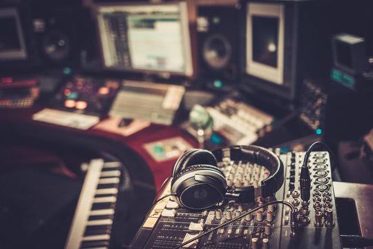 DA PRODUCER FREY
